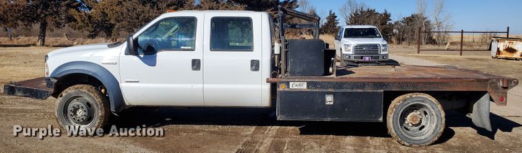 image for item HW9725 2006 Ford F450 XL Super Duty  winch truck