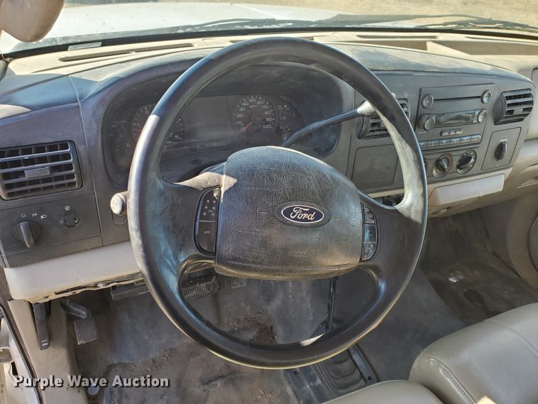 image for item HW9725 2006 Ford F450 XL Super Duty  winch truck