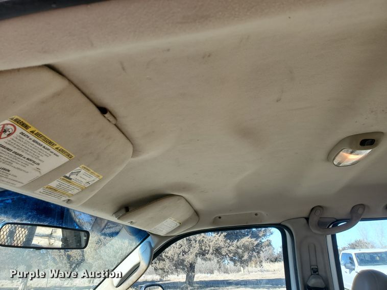 image for item HW9725 2006 Ford F450 XL Super Duty  winch truck