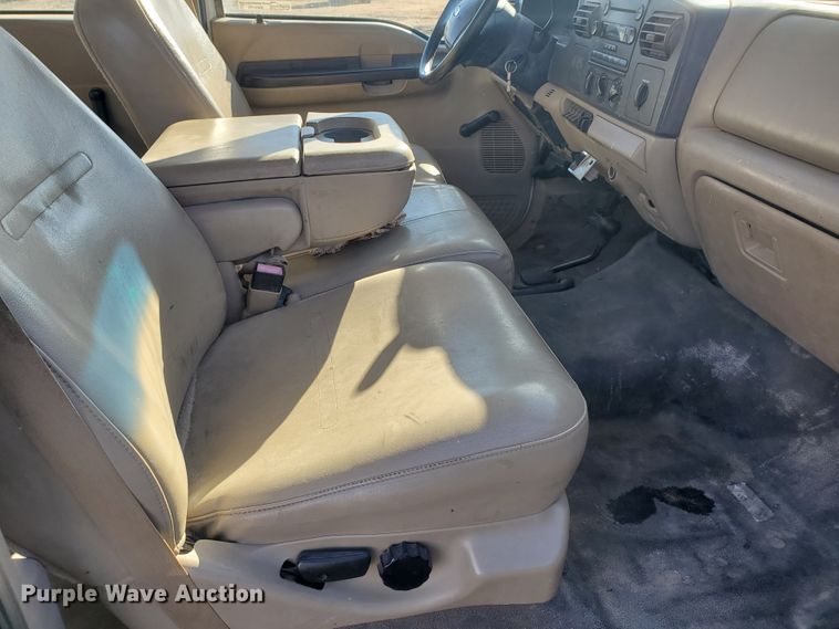 image for item HW9725 2006 Ford F450 XL Super Duty  winch truck