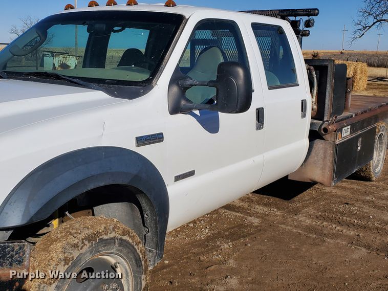 image for item HW9725 2006 Ford F450 XL Super Duty  winch truck