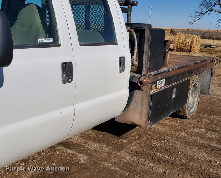 image for item HW9725 2006 Ford F450 XL Super Duty  winch truck