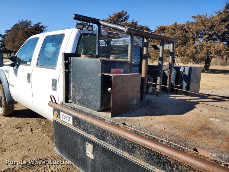 image for item HW9725 2006 Ford F450 XL Super Duty  winch truck