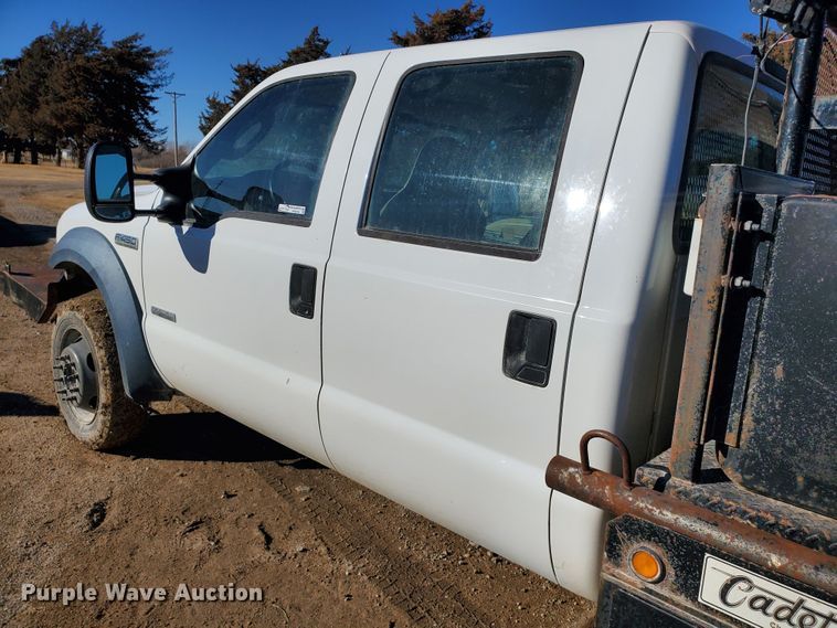 image for item HW9725 2006 Ford F450 XL Super Duty  winch truck