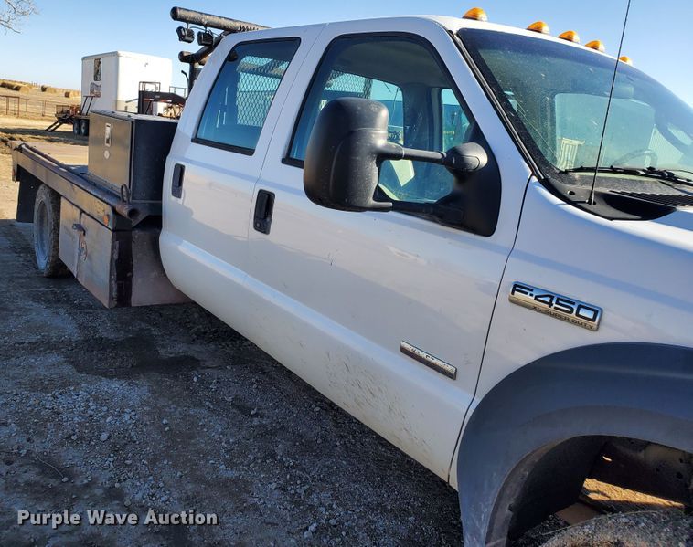 image for item HW9725 2006 Ford F450 XL Super Duty  winch truck