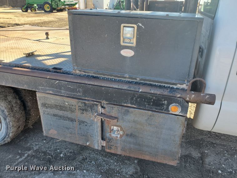 image for item HW9725 2006 Ford F450 XL Super Duty  winch truck