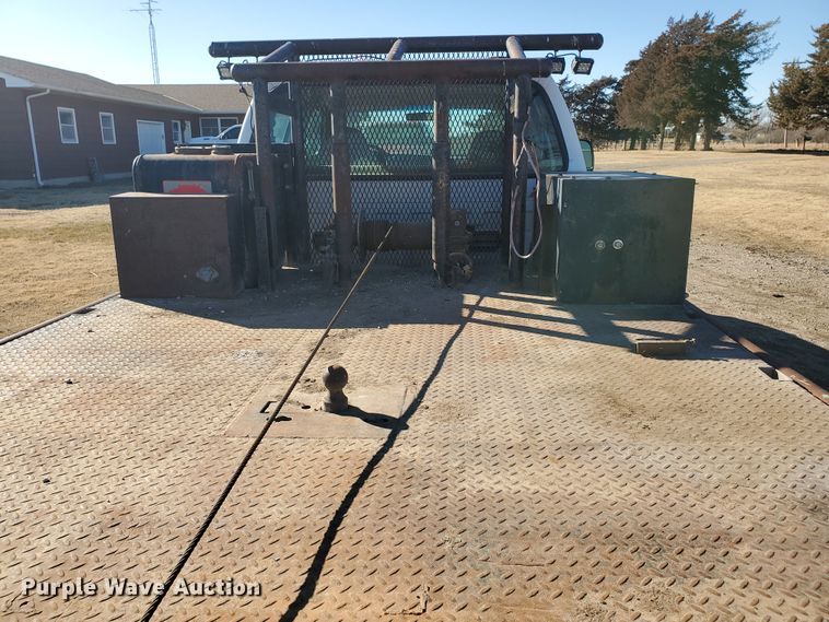 image for item HW9725 2006 Ford F450 XL Super Duty  winch truck