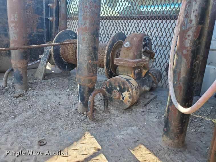 image for item HW9725 2006 Ford F450 XL Super Duty  winch truck