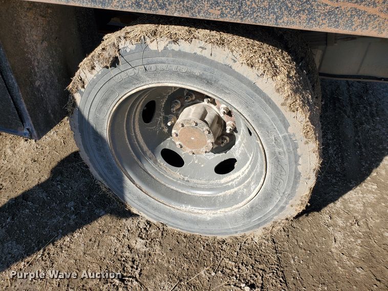 image for item HW9725 2006 Ford F450 XL Super Duty  winch truck