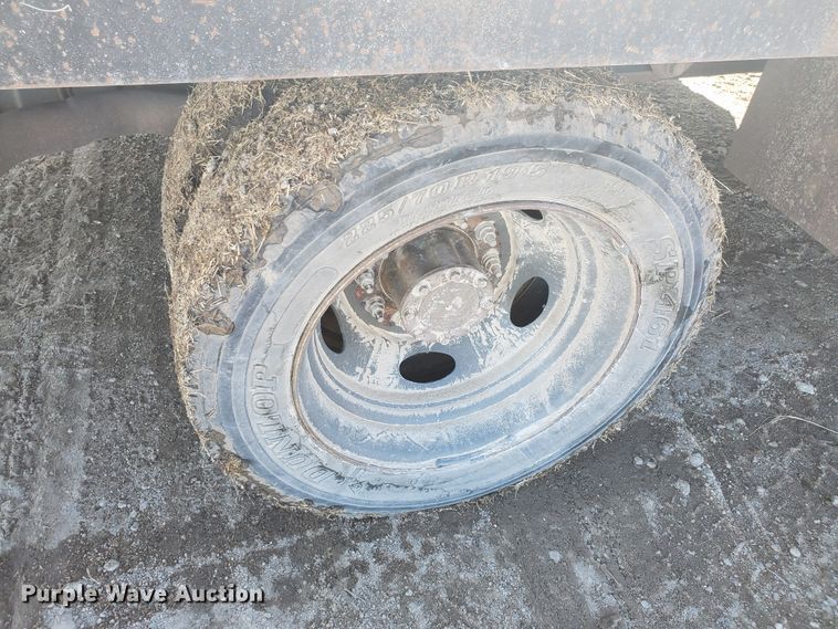 image for item HW9725 2006 Ford F450 XL Super Duty  winch truck