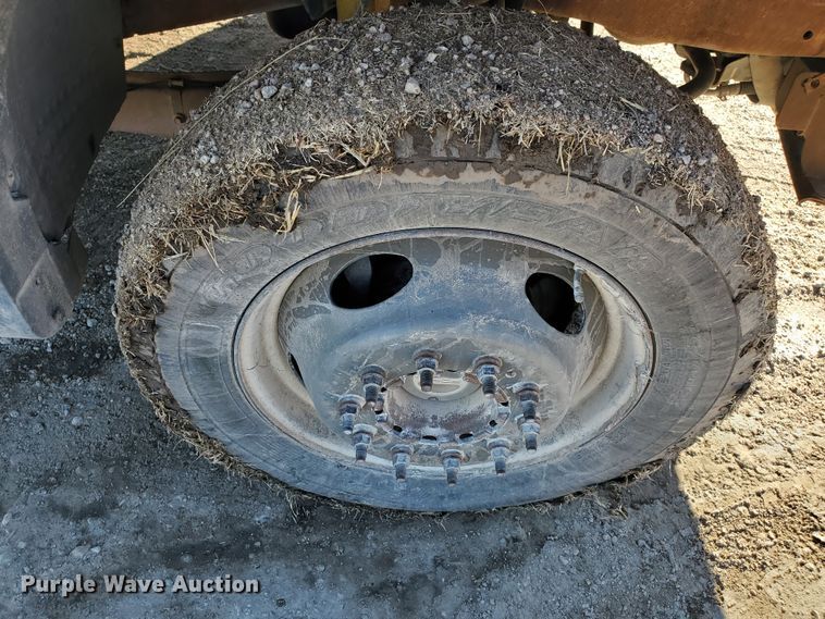 image for item HW9725 2006 Ford F450 XL Super Duty  winch truck