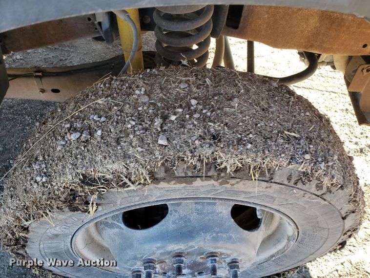 image for item HW9725 2006 Ford F450 XL Super Duty  winch truck