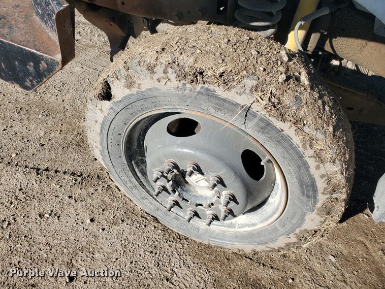 image for item HW9725 2006 Ford F450 XL Super Duty  winch truck