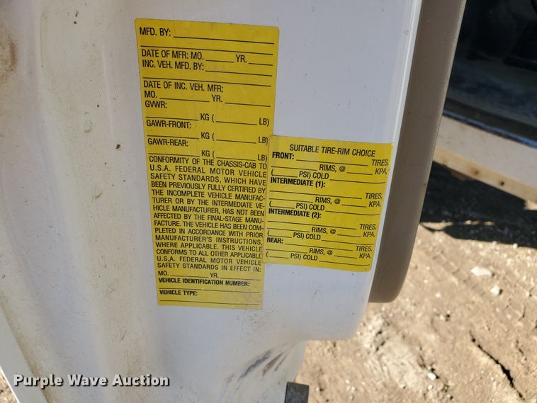 image for item HW9725 2006 Ford F450 XL Super Duty  winch truck