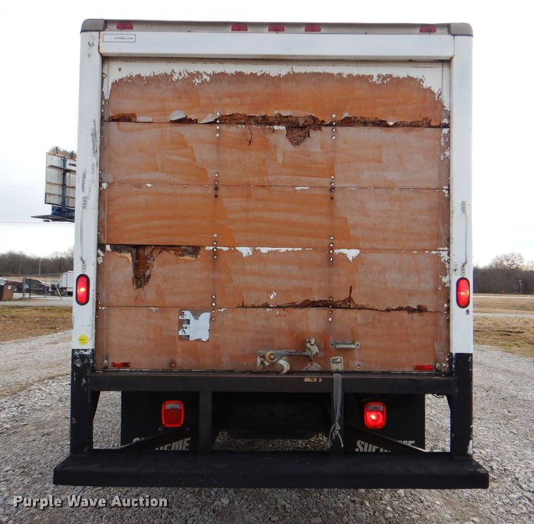 image for item HX9131 1999 Chevrolet Express 3500  box truck