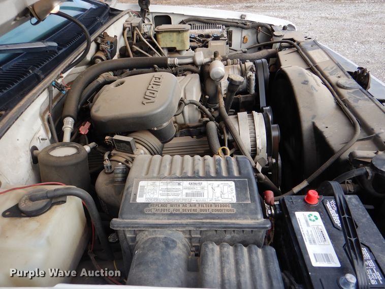 image for item HX9131 1999 Chevrolet Express 3500  box truck