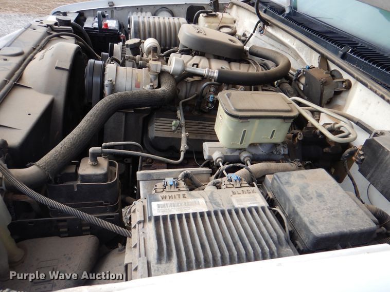 image for item HX9131 1999 Chevrolet Express 3500  box truck