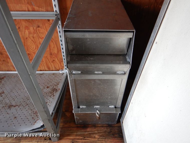 image for item HX9131 1999 Chevrolet Express 3500  box truck