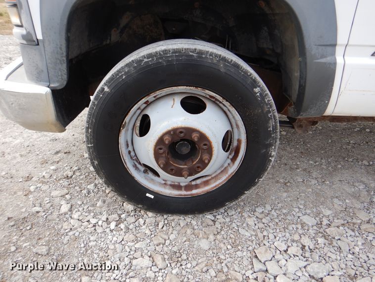 image for item HX9131 1999 Chevrolet Express 3500  box truck