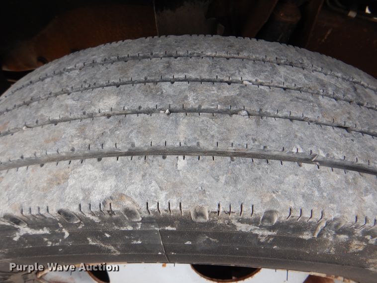 image for item HX9131 1999 Chevrolet Express 3500  box truck