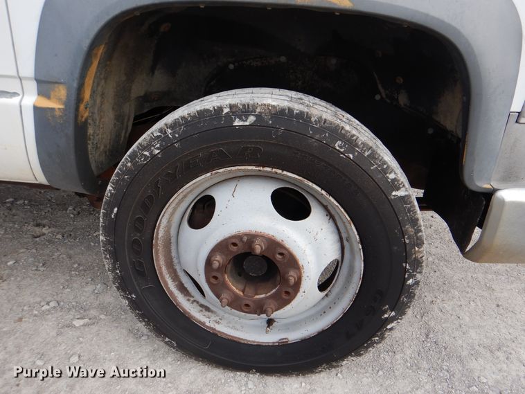 image for item HX9131 1999 Chevrolet Express 3500  box truck