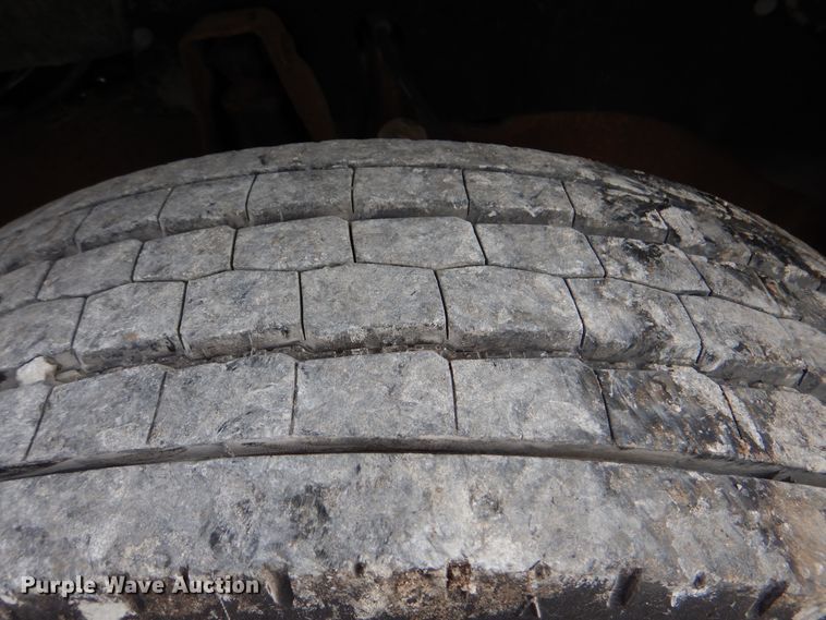 image for item HX9131 1999 Chevrolet Express 3500  box truck