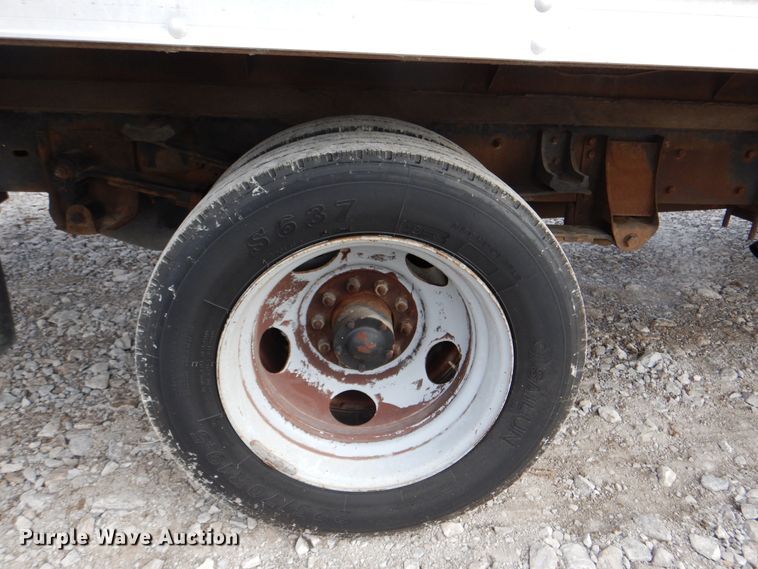 image for item HX9131 1999 Chevrolet Express 3500  box truck