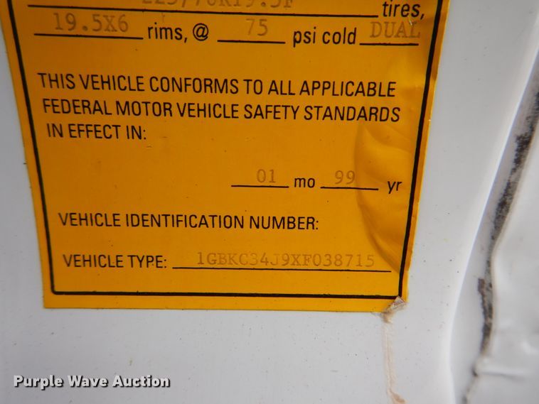 image for item HX9131 1999 Chevrolet Express 3500  box truck