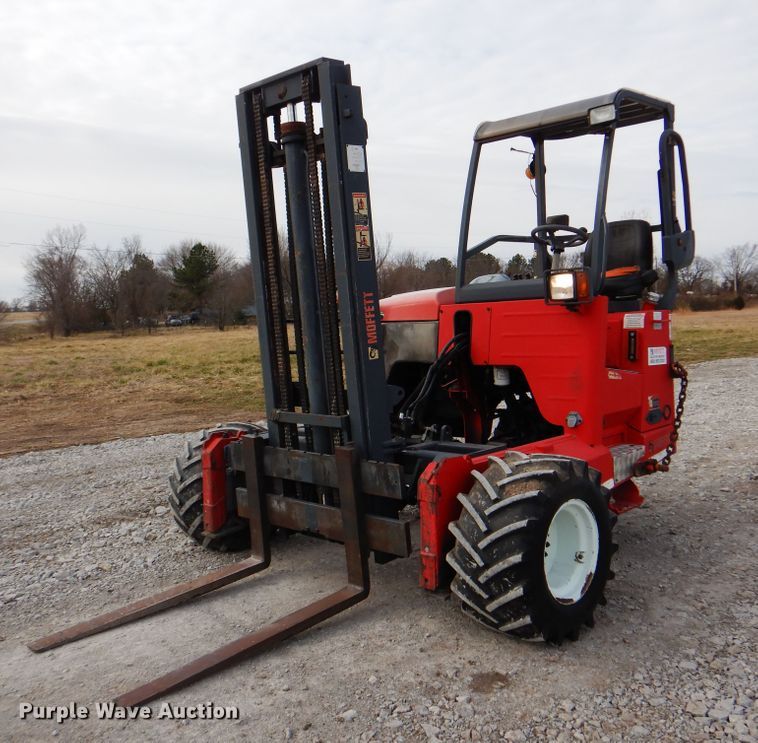 image for item HX9132 2007 Moffett M55  forklift