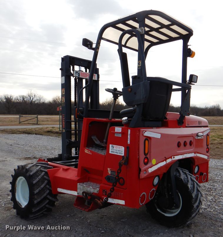 image for item HX9132 2007 Moffett M55  forklift