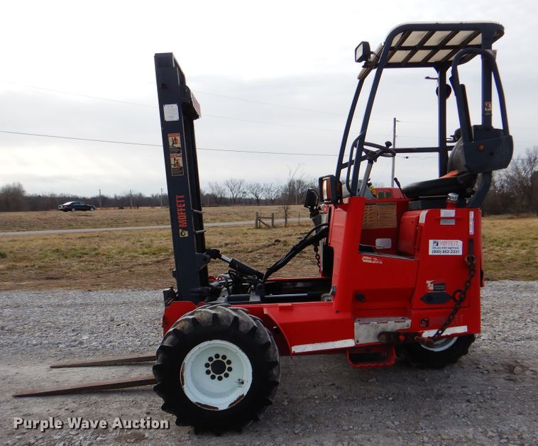 image for item HX9132 2007 Moffett M55  forklift