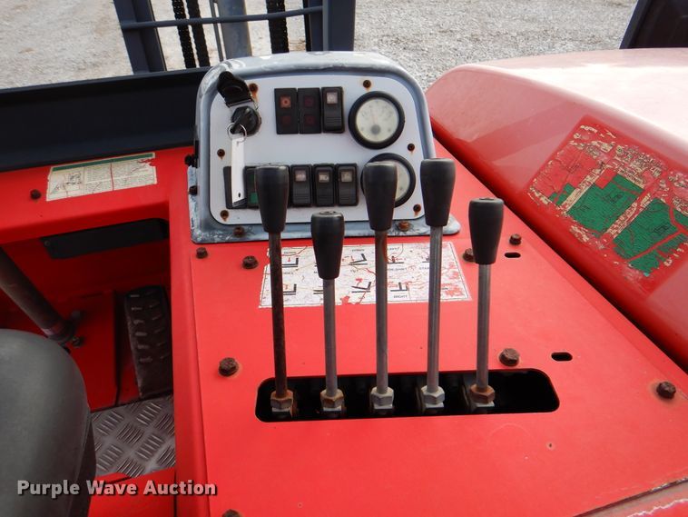 image for item HX9132 2007 Moffett M55  forklift