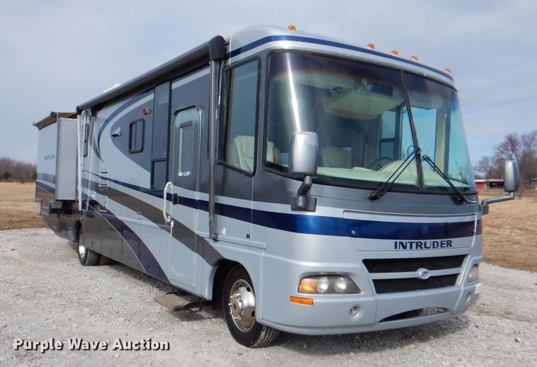 image for item HX9138 2002 Ford Damon Intruder  RV