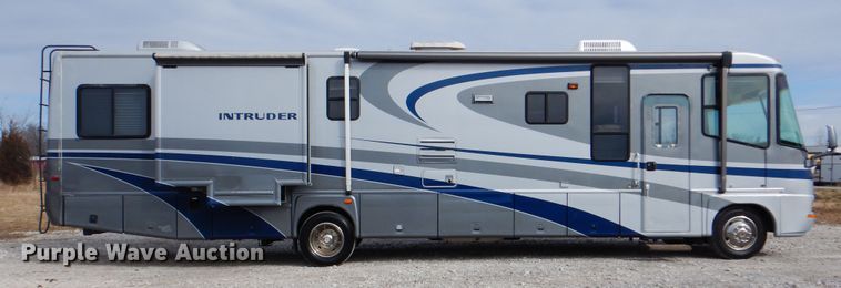 image for item HX9138 2002 Ford Damon Intruder  RV