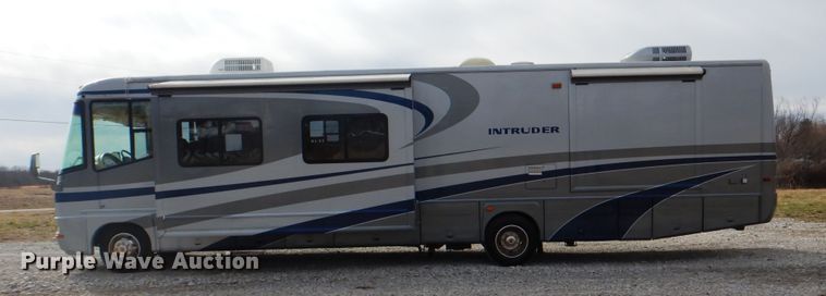 image for item HX9138 2002 Ford Damon Intruder  RV