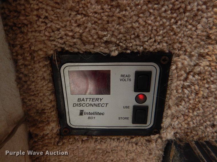 image for item HX9138 2002 Ford Damon Intruder  RV