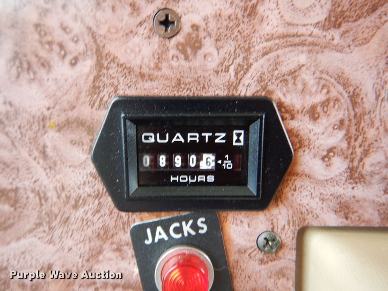 image for item HX9138 2002 Ford Damon Intruder  RV