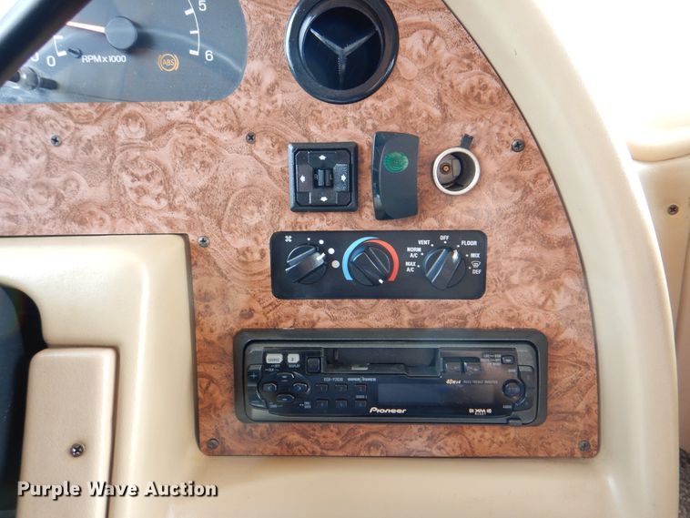 image for item HX9138 2002 Ford Damon Intruder  RV