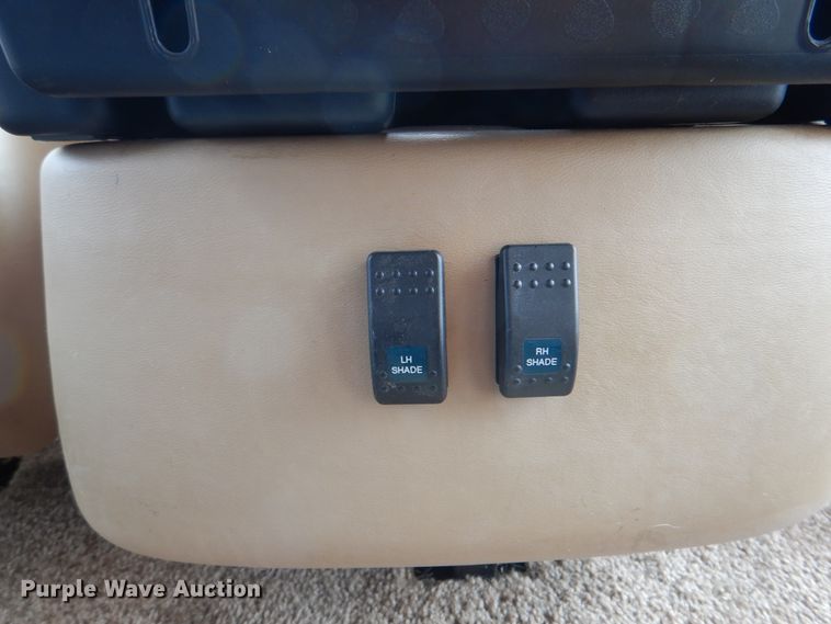 image for item HX9138 2002 Ford Damon Intruder  RV