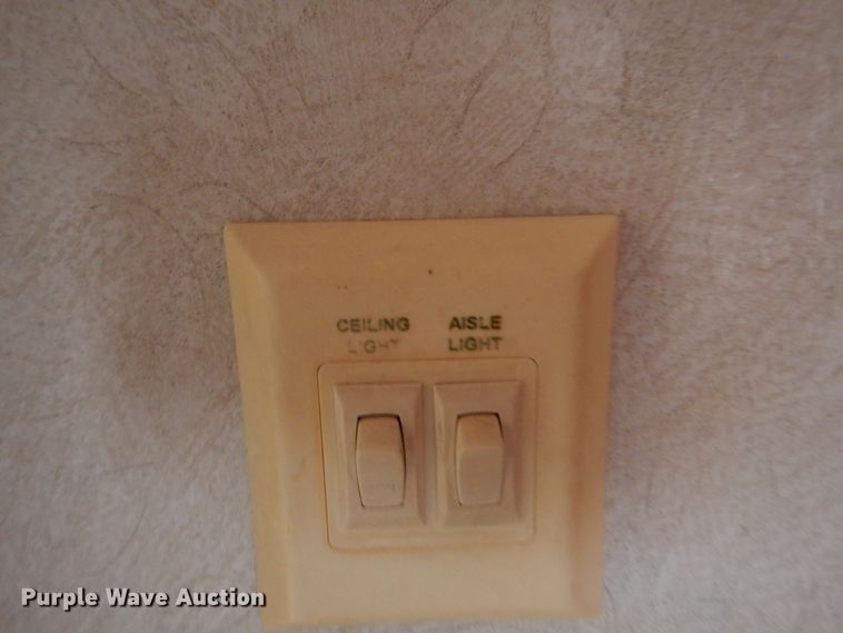 image for item HX9138 2002 Ford Damon Intruder  RV