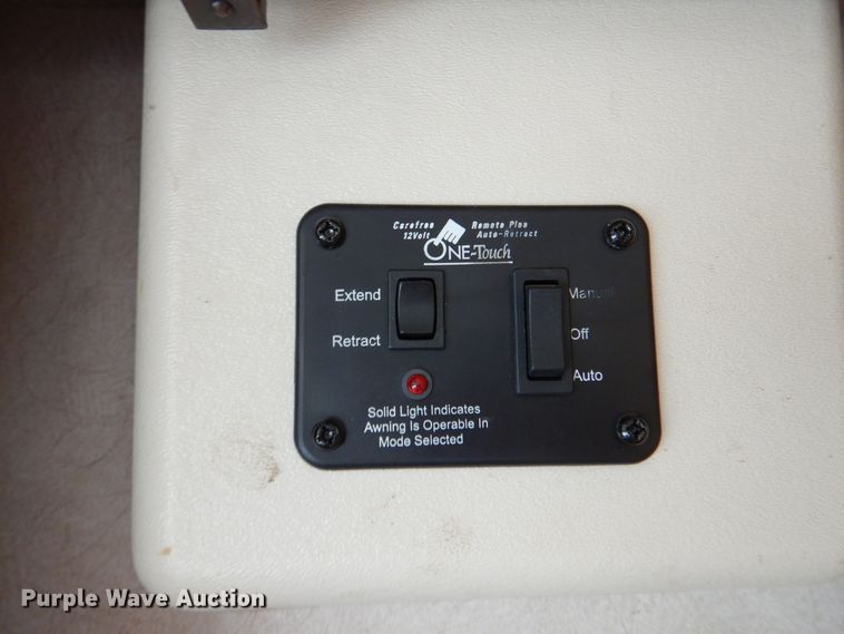 image for item HX9138 2002 Ford Damon Intruder  RV