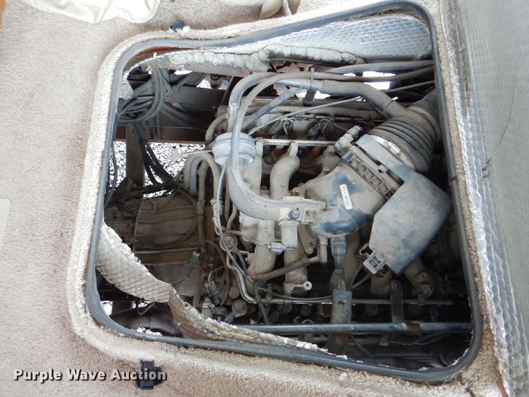 image for item HX9138 2002 Ford Damon Intruder  RV