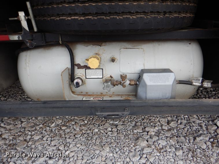 image for item HX9138 2002 Ford Damon Intruder  RV