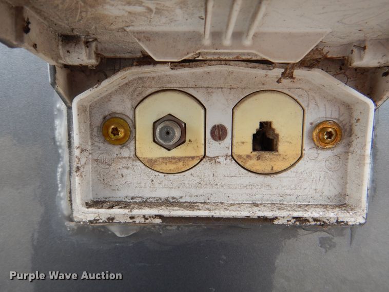 image for item HX9138 2002 Ford Damon Intruder  RV