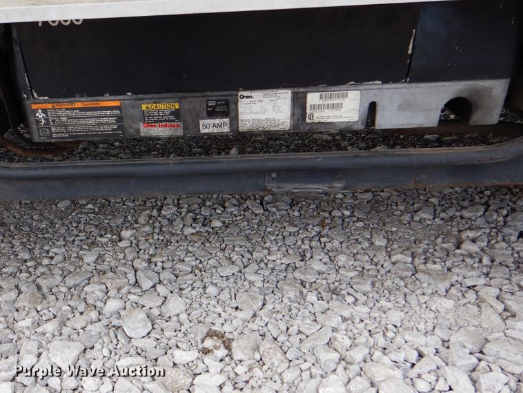 image for item HX9138 2002 Ford Damon Intruder  RV