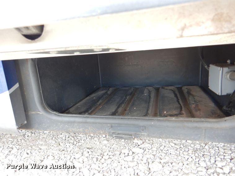 image for item HX9138 2002 Ford Damon Intruder  RV