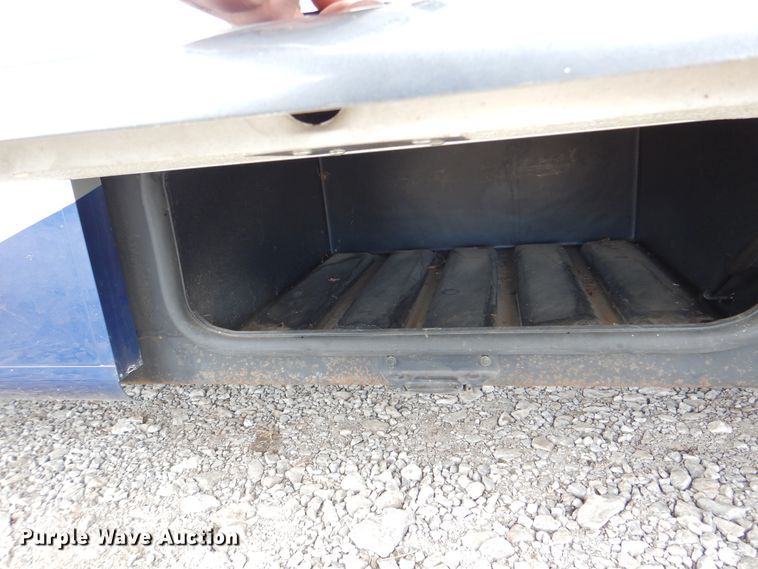 image for item HX9138 2002 Ford Damon Intruder  RV