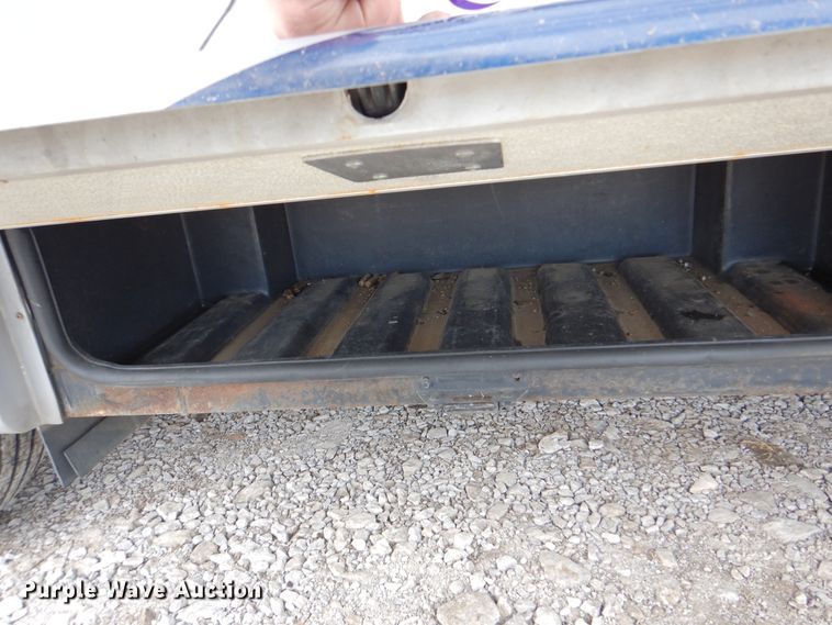 image for item HX9138 2002 Ford Damon Intruder  RV