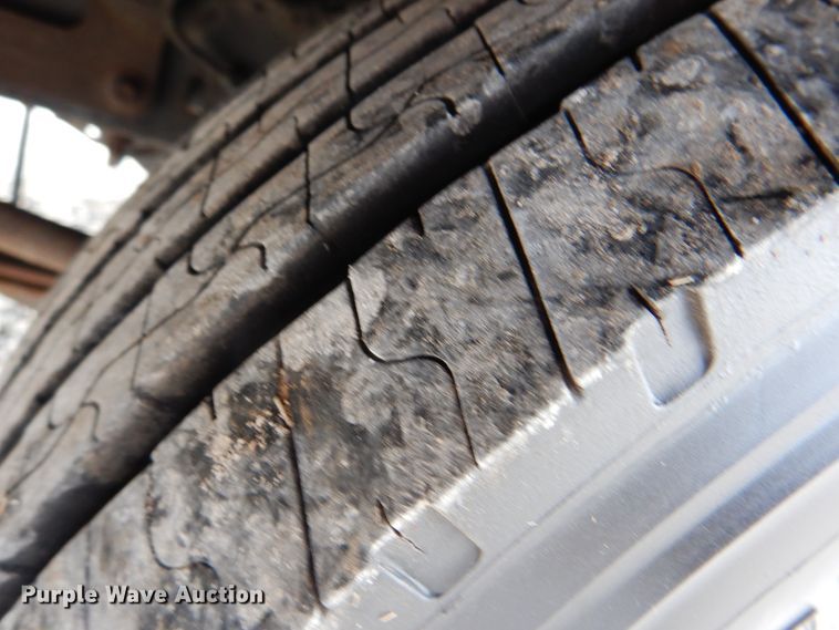 image for item HX9138 2002 Ford Damon Intruder  RV