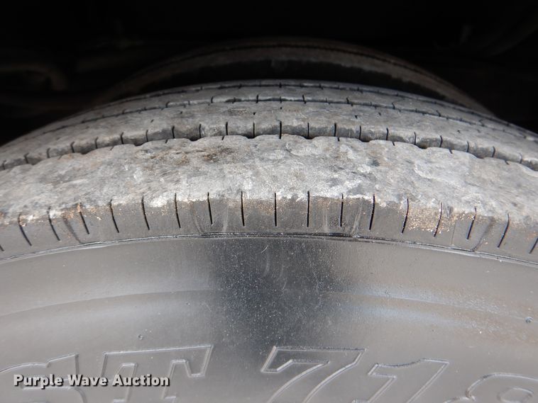 image for item HX9138 2002 Ford Damon Intruder  RV